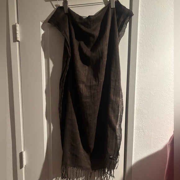 Terra DI Siena linen blend large scarf - Picture 3 of 5